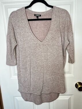 Express Mauve V-Neck Sweater Relaxed High Low Hem